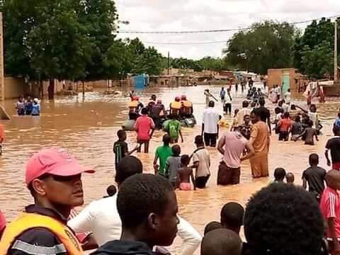 Dans les rues de Niamey . . .